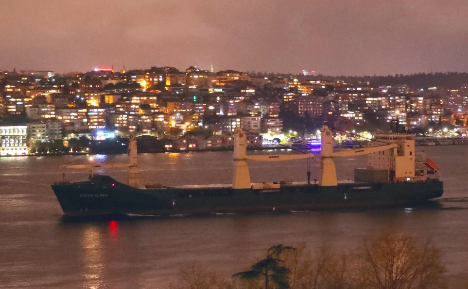 В порт Одессы зашел американский сухогруз с 350 тоннами военной техники для ВСУ. Фото: Твиттер